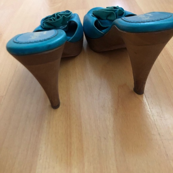 Yves Saint Laurent shoes - Picture 2 of 3